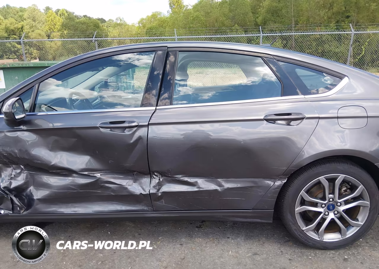 2017 Ford Fusion S VIN:3FA6P0G70HR346799 - 18