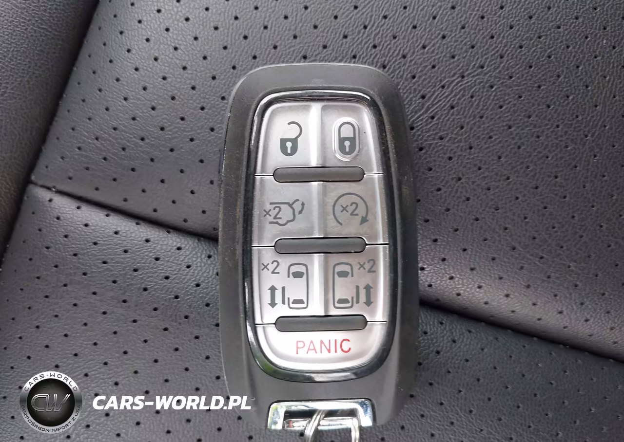 2026 Chrysler Pacifica Select VIN:2C4RC1BG3TR231371 - 11