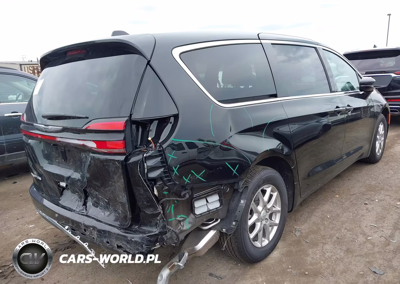 2026 Chrysler Pacifica Select VIN:2C4RC1BG3TR231371 - 17