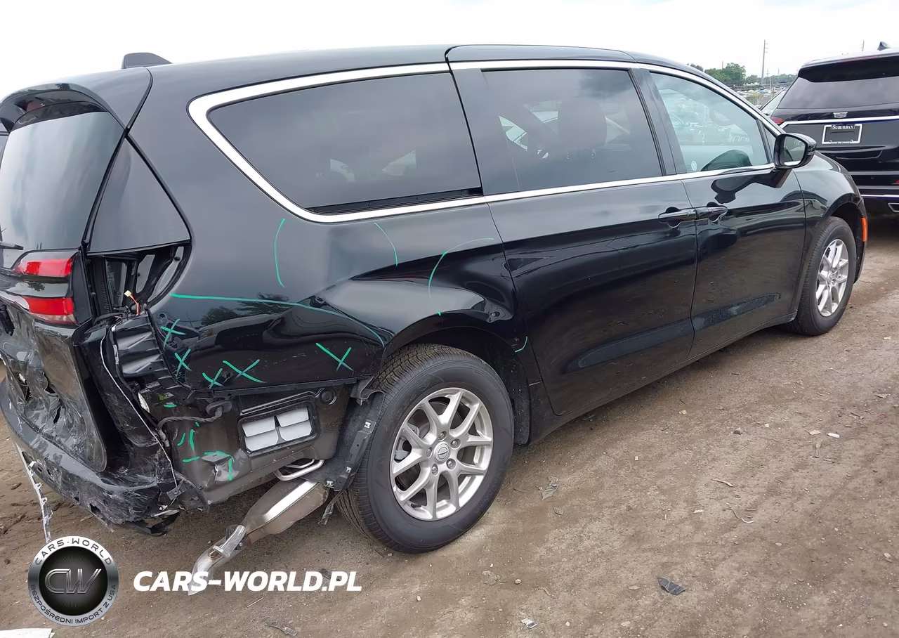 2026 Chrysler Pacifica Select VIN:2C4RC1BG3TR231371 - 4