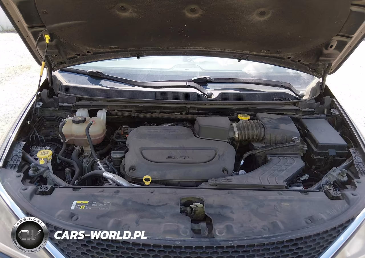 2019 Chrysler Pacifica Touring L VIN:2C4RC1BG3KR625404 - 10