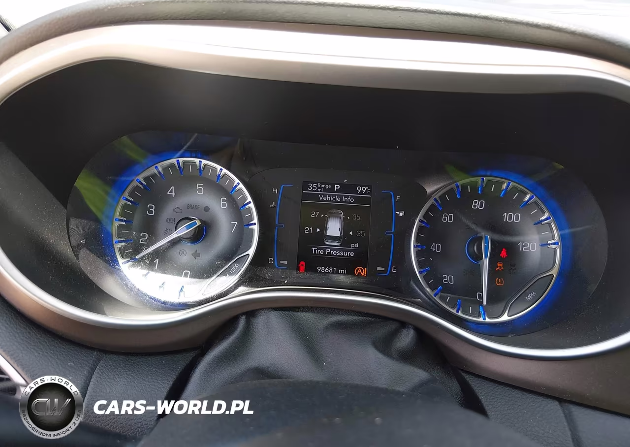 2019 Chrysler Pacifica Touring L VIN:2C4RC1BG3KR625404 - 7