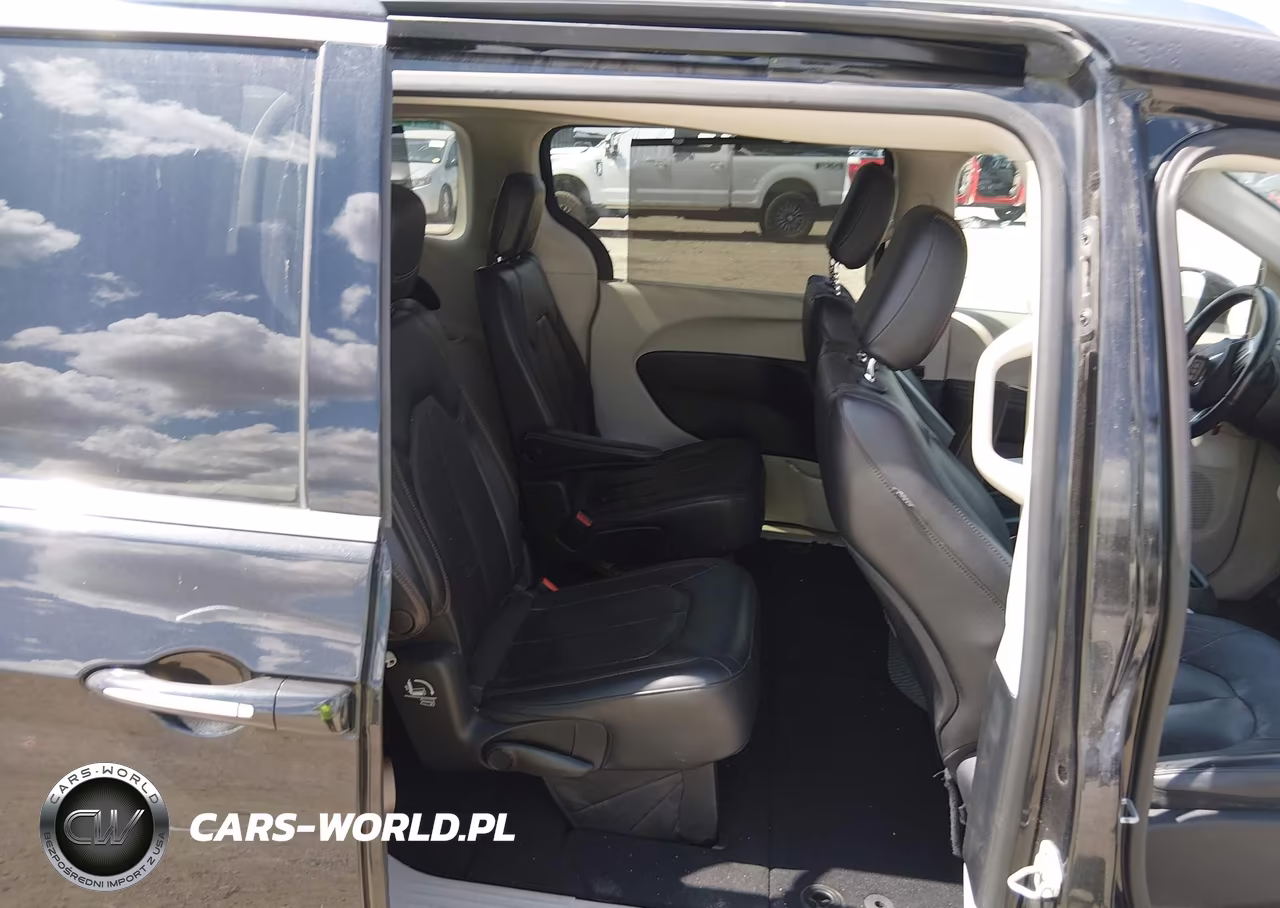2019 Chrysler Pacifica Touring L VIN:2C4RC1BG3KR625404 - 8