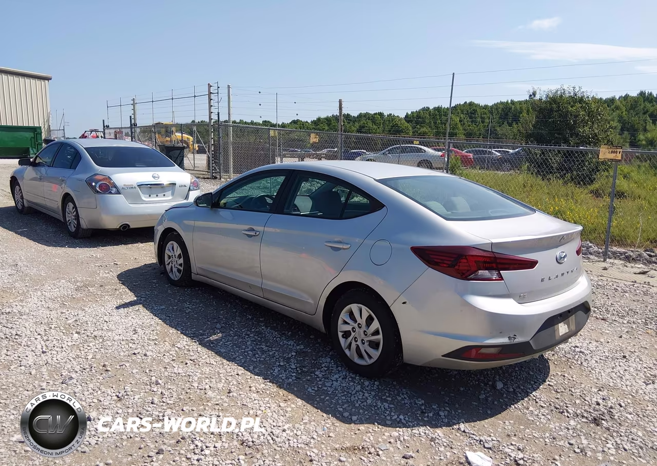 2019 Hyundai Elantra Se VIN:5NPD74LF7KH498000 - 3