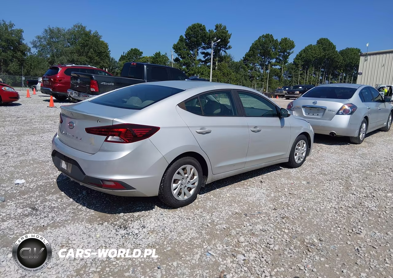 2019 Hyundai Elantra Se VIN:5NPD74LF7KH498000 - 4