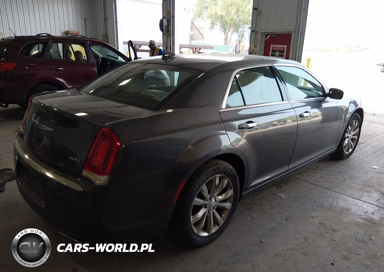 2018 Chrysler 300 Limited Awd VIN:2C3CCAKG8JH177305 - 4