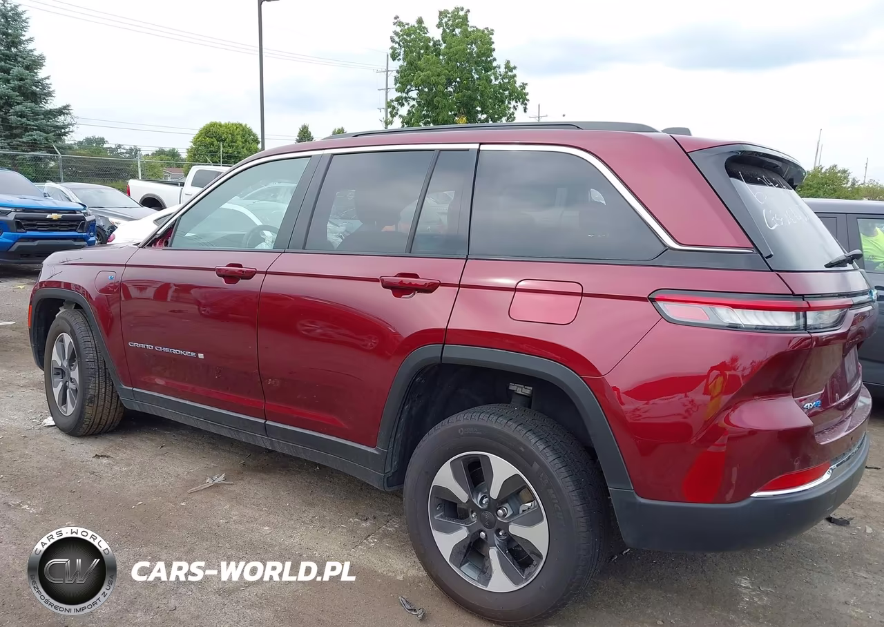 2025 Jeep Grand Cherokee 4Xe VIN:1C4RJYB60S8700187 - 13