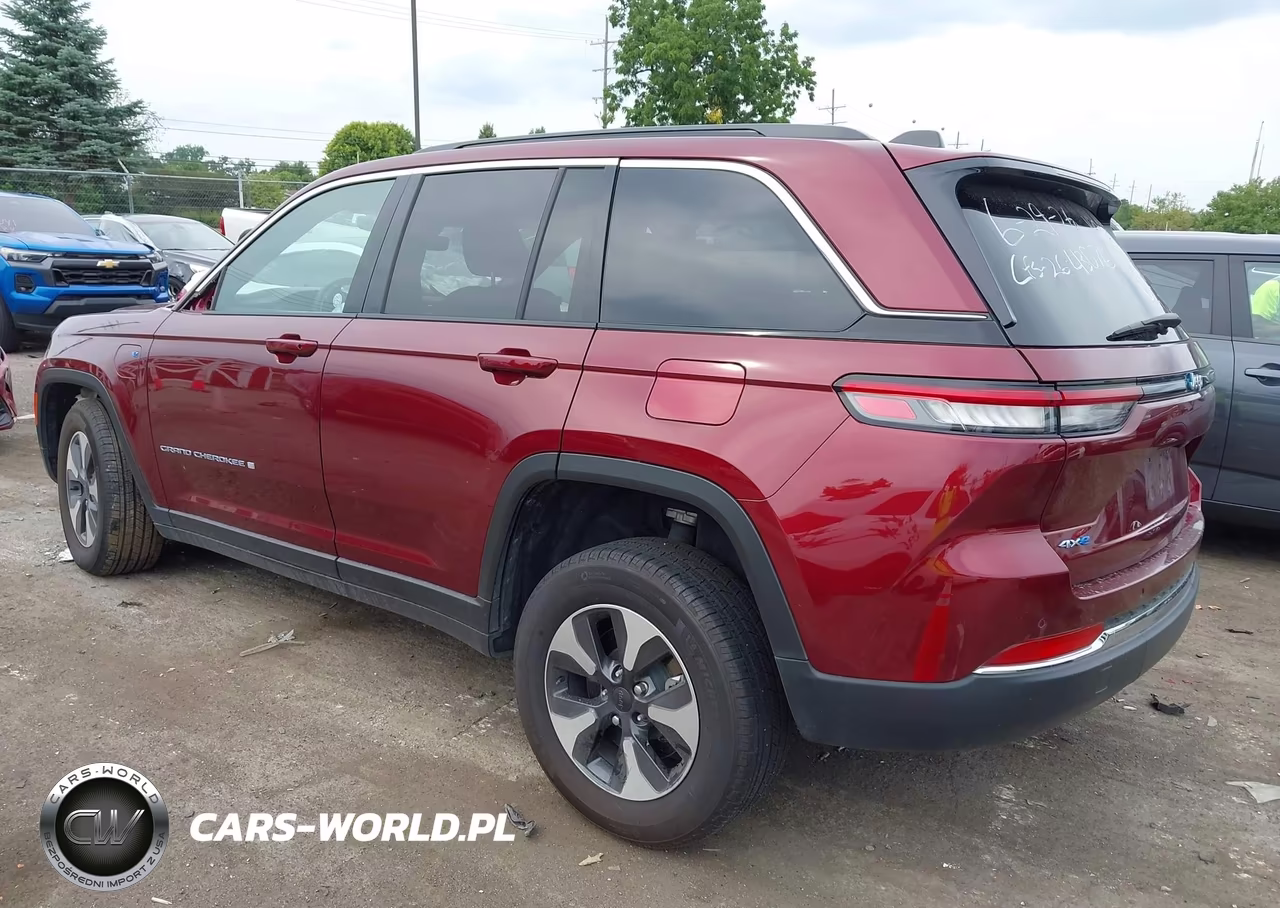 2025 Jeep Grand Cherokee 4Xe VIN:1C4RJYB60S8700187 - 3