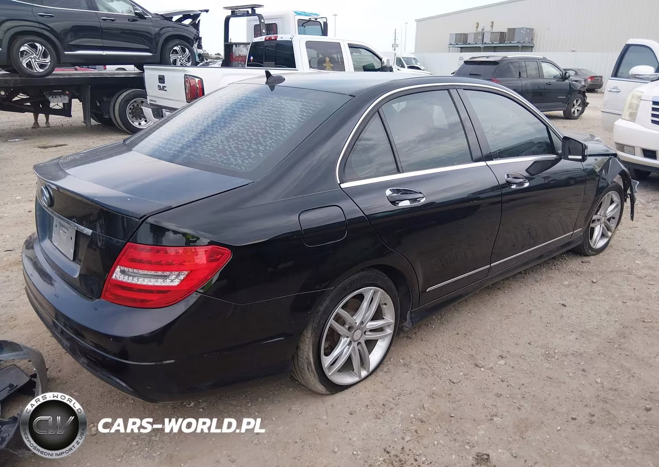2014 Mercedes-Benz C 250 Sport VIN:WDDGF4HB7ER312254 - 4