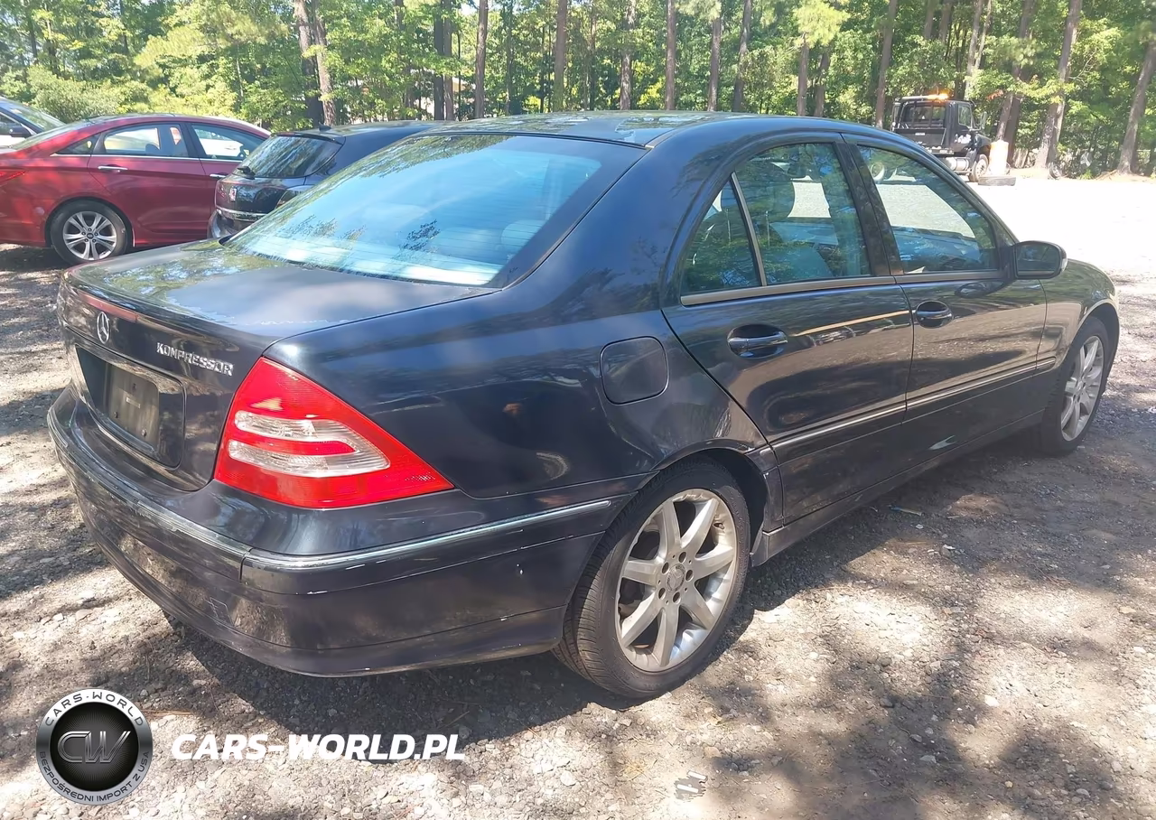 2004 Mercedes-Benz C 230 Kompressor Sport-Sport VIN:WDBRF40J84A563074 - 4