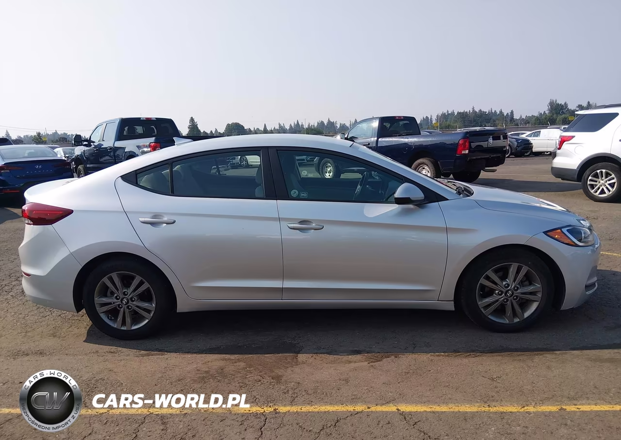 2018 Hyundai Elantra Sel VIN:5NPD84LF9JH391932 - 13