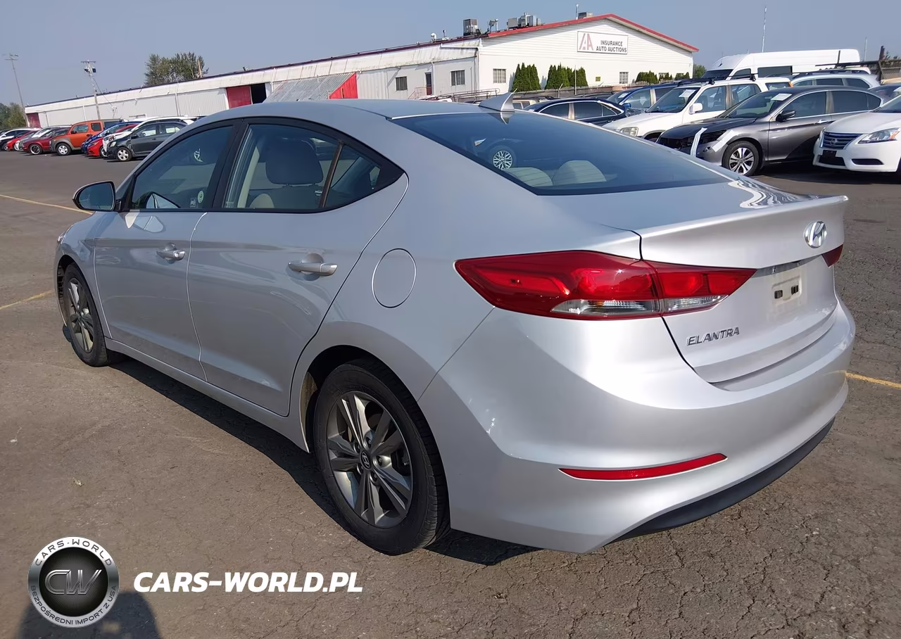 2018 Hyundai Elantra Sel VIN:5NPD84LF9JH391932 - 3