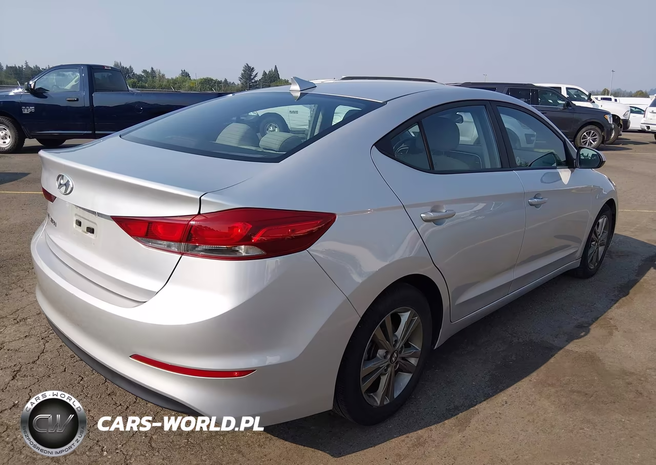 2018 Hyundai Elantra Sel VIN:5NPD84LF9JH391932 - 4