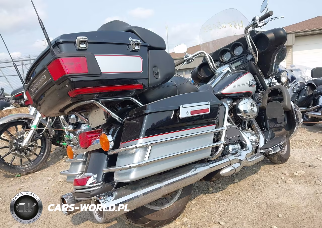 2010 Harley-Davidson Flhtcu VIN:1HD1FC411AB619525 - 4
