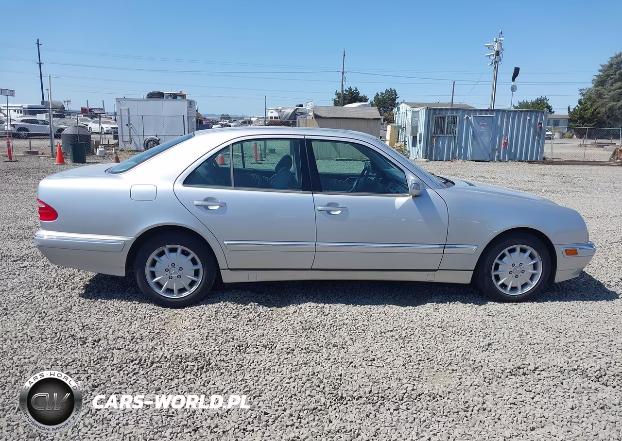 2000 Mercedes-Benz E 320 VIN:WDBJF65J4YB054956 - 13