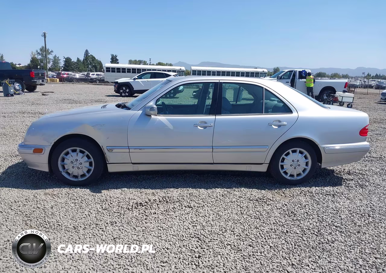2000 Mercedes-Benz E 320 VIN:WDBJF65J4YB054956 - 14