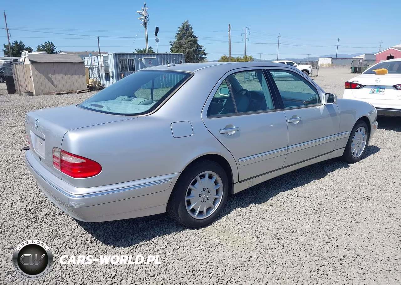 2000 Mercedes-Benz E 320 VIN:WDBJF65J4YB054956 - 4