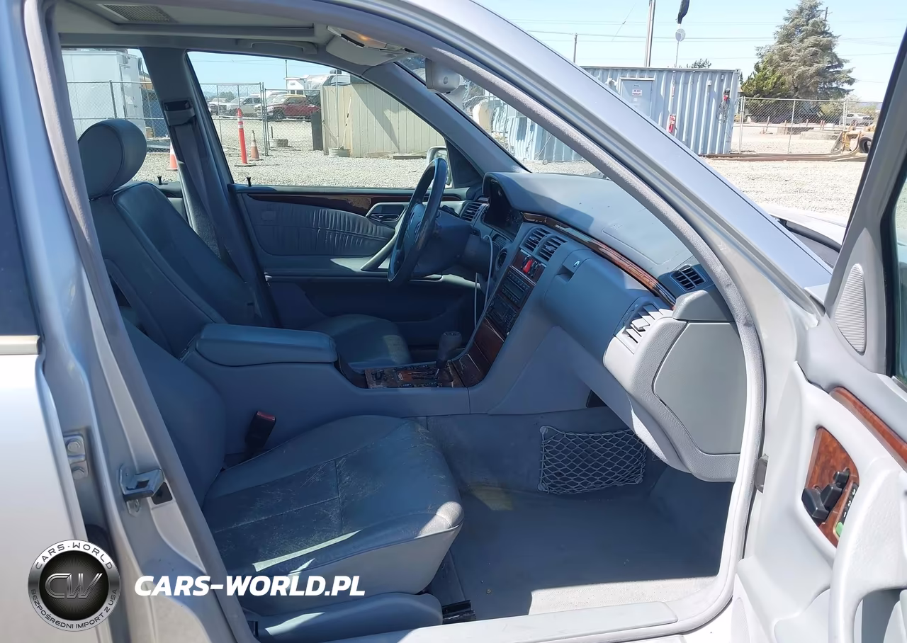 2000 Mercedes-Benz E 320 VIN:WDBJF65J4YB054956 - 5