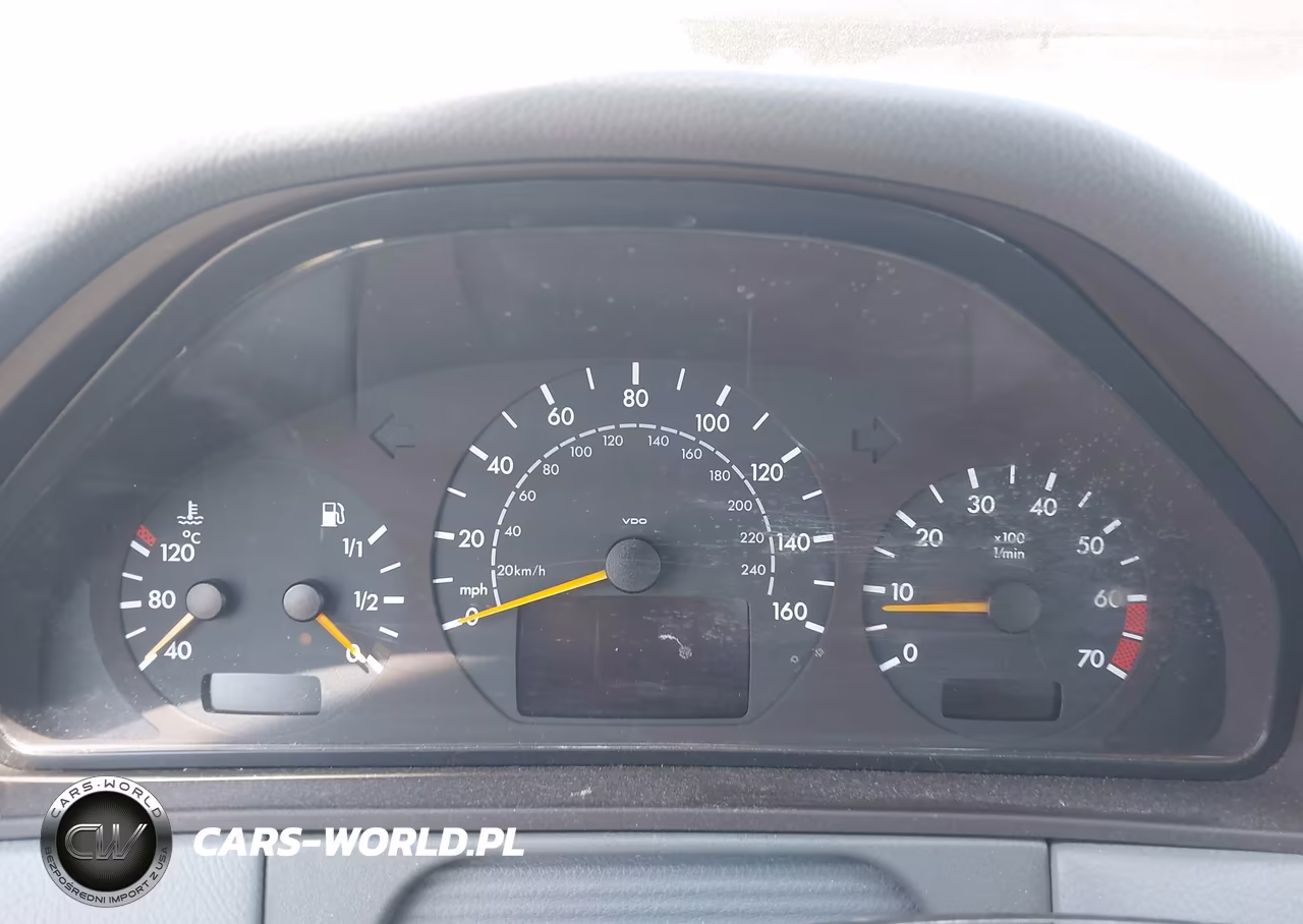 2000 Mercedes-Benz E 320 VIN:WDBJF65J4YB054956 - 7