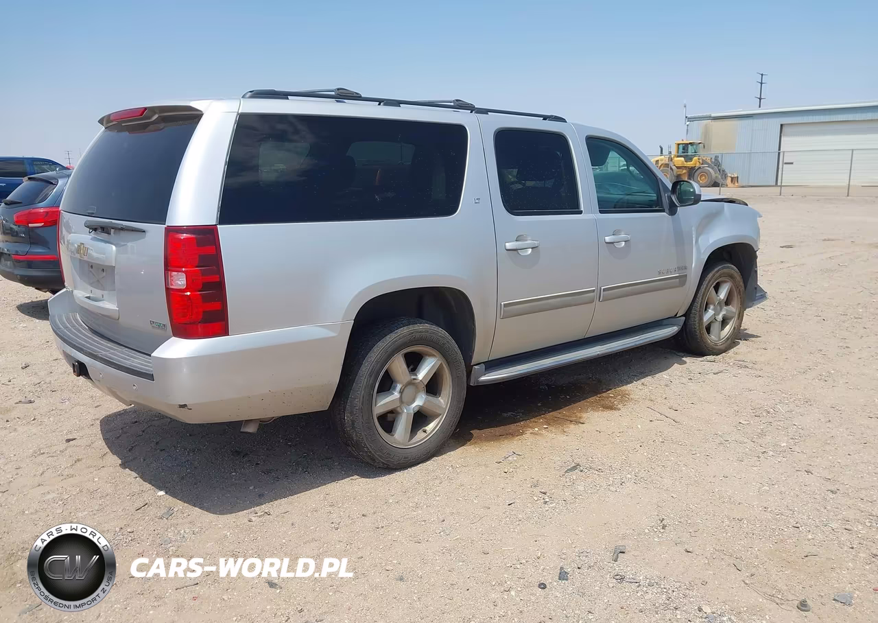 2012 Chevrolet Suburban Lt VIN:1GNSKJE79CR315580 - 4