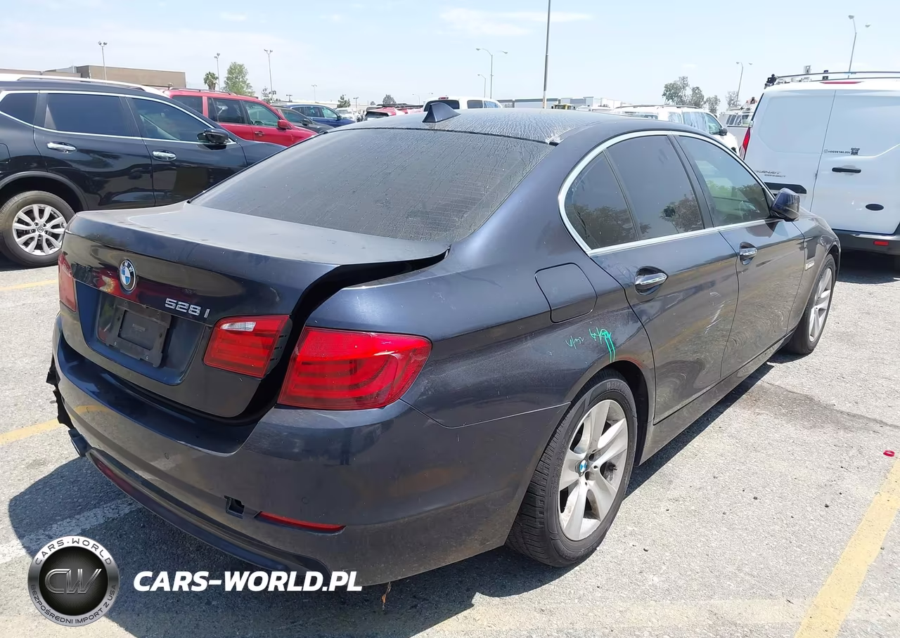 2012 BMW 528I VIN:WBAXG5C50CDY28963 - 4