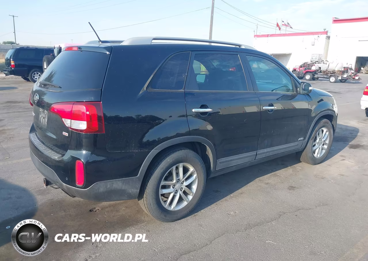 2015 Kia Sorento Lx VIN:5XYKTDA65FG624406 - 4