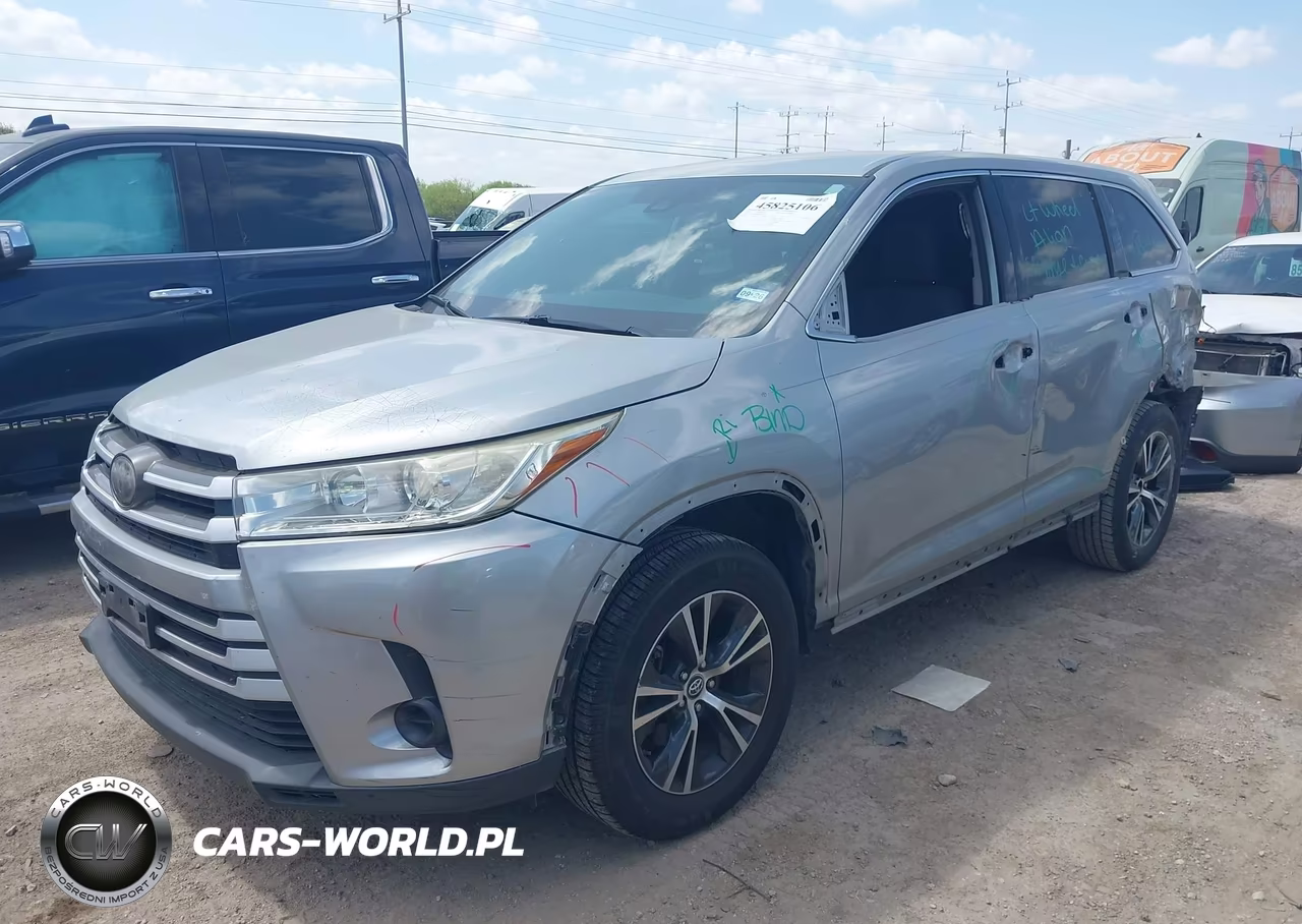2018 Toyota Highlander Le VIN:5TDZZRFH6JS280410 - 2