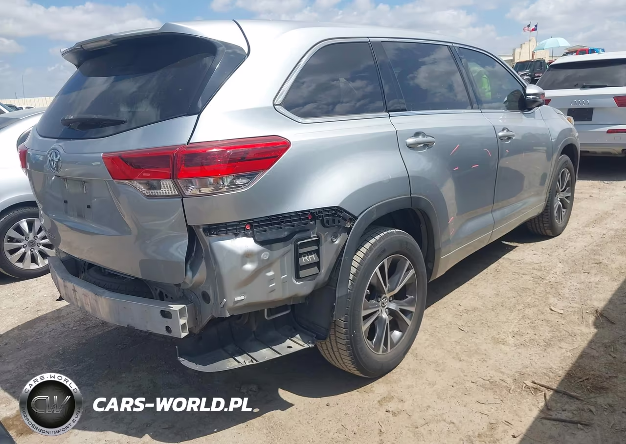 2018 Toyota Highlander Le VIN:5TDZZRFH6JS280410 - 4