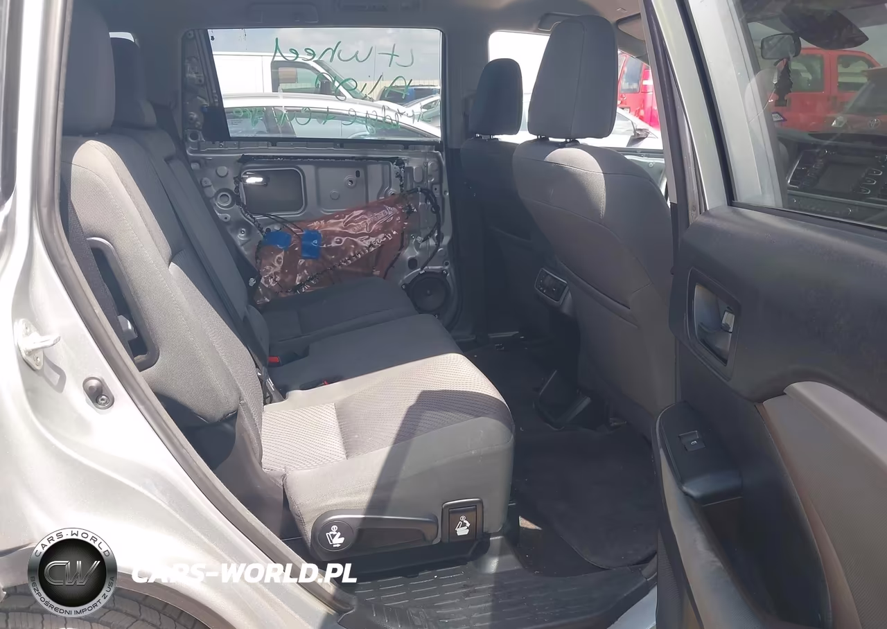 2018 Toyota Highlander Le VIN:5TDZZRFH6JS280410 - 8