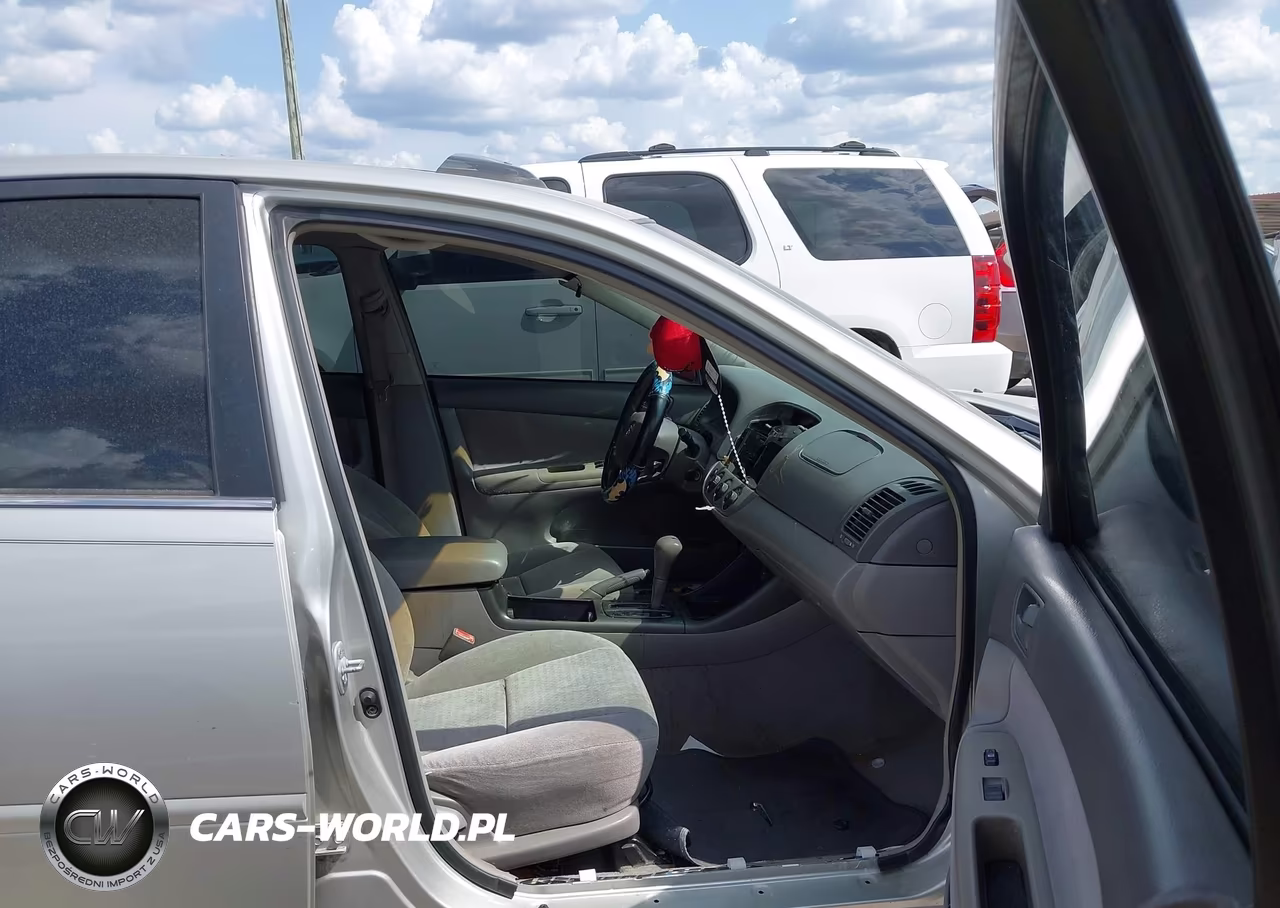 2003 Toyota Camry Le VIN:4T1BE32K63U239863 - 5