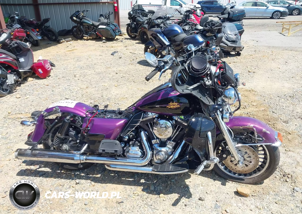 2011 Harley-Davidson Flhtcu VIN:1HD1FC417BB618025 - 13