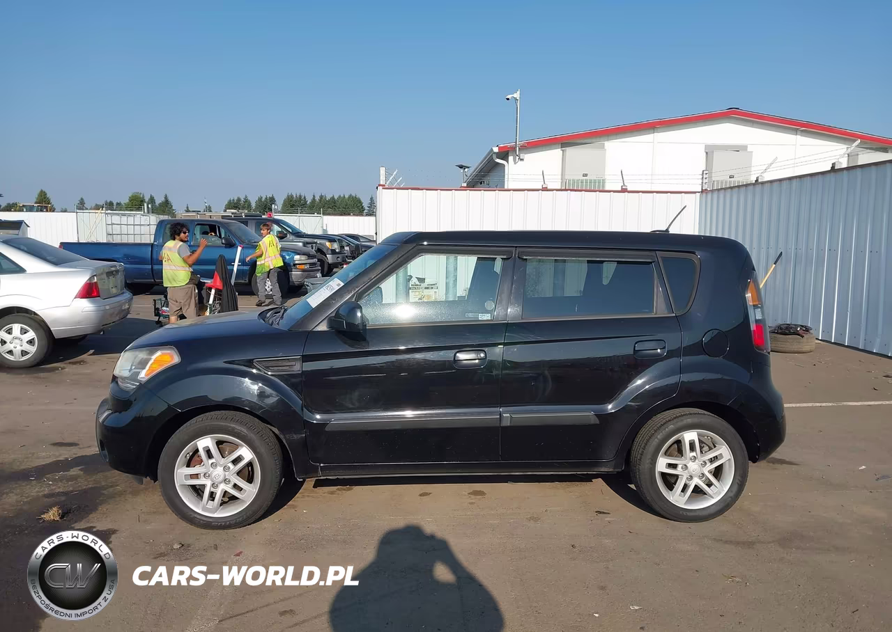 2010 Kia Soul + VIN:KNDJT2A23A7076232 - 14