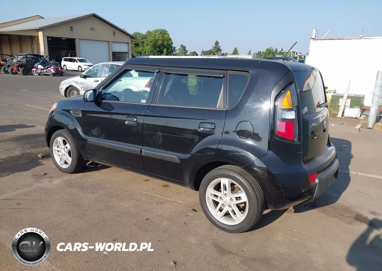 2010 Kia Soul + VIN:KNDJT2A23A7076232 - 3