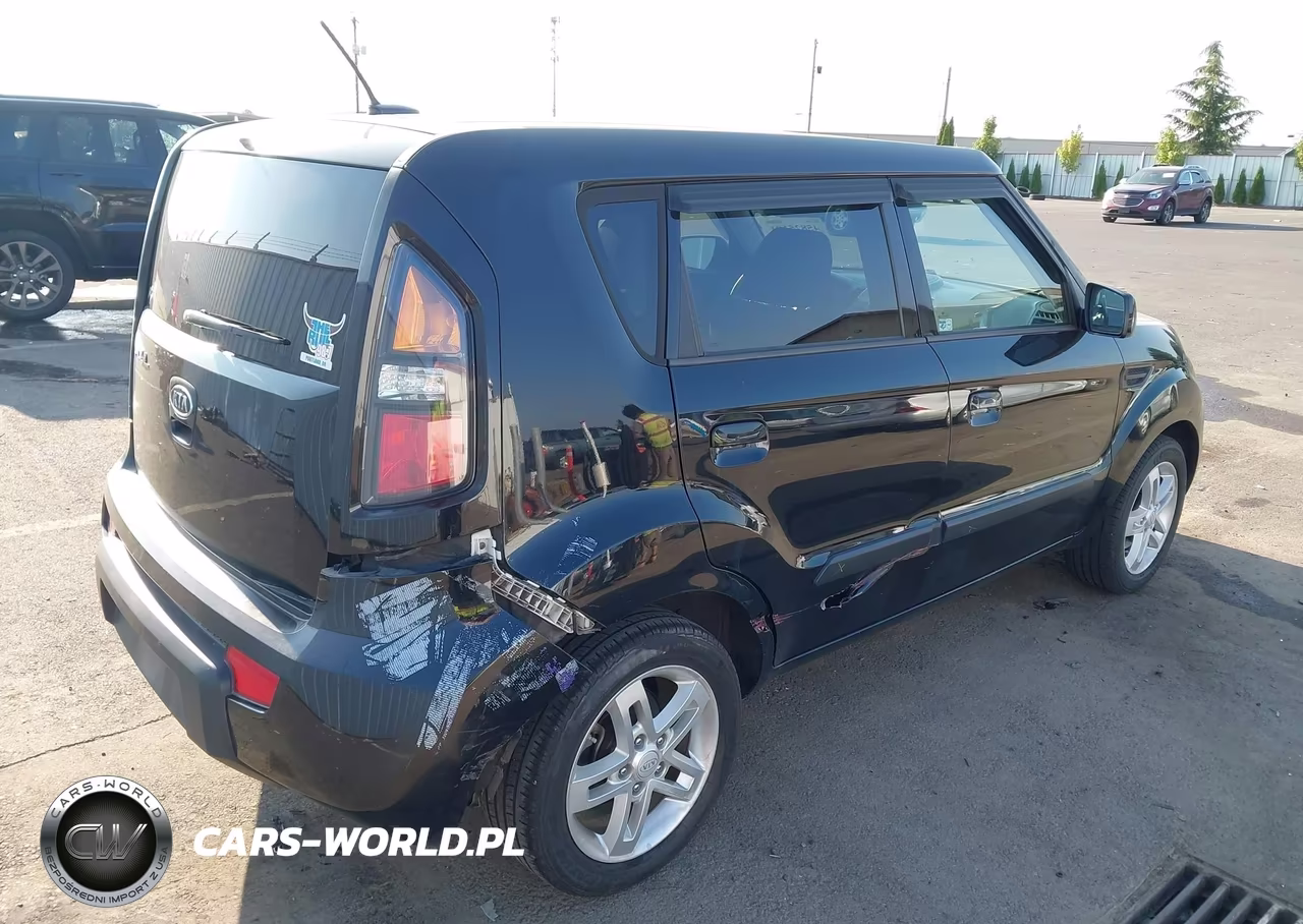 2010 Kia Soul + VIN:KNDJT2A23A7076232 - 4