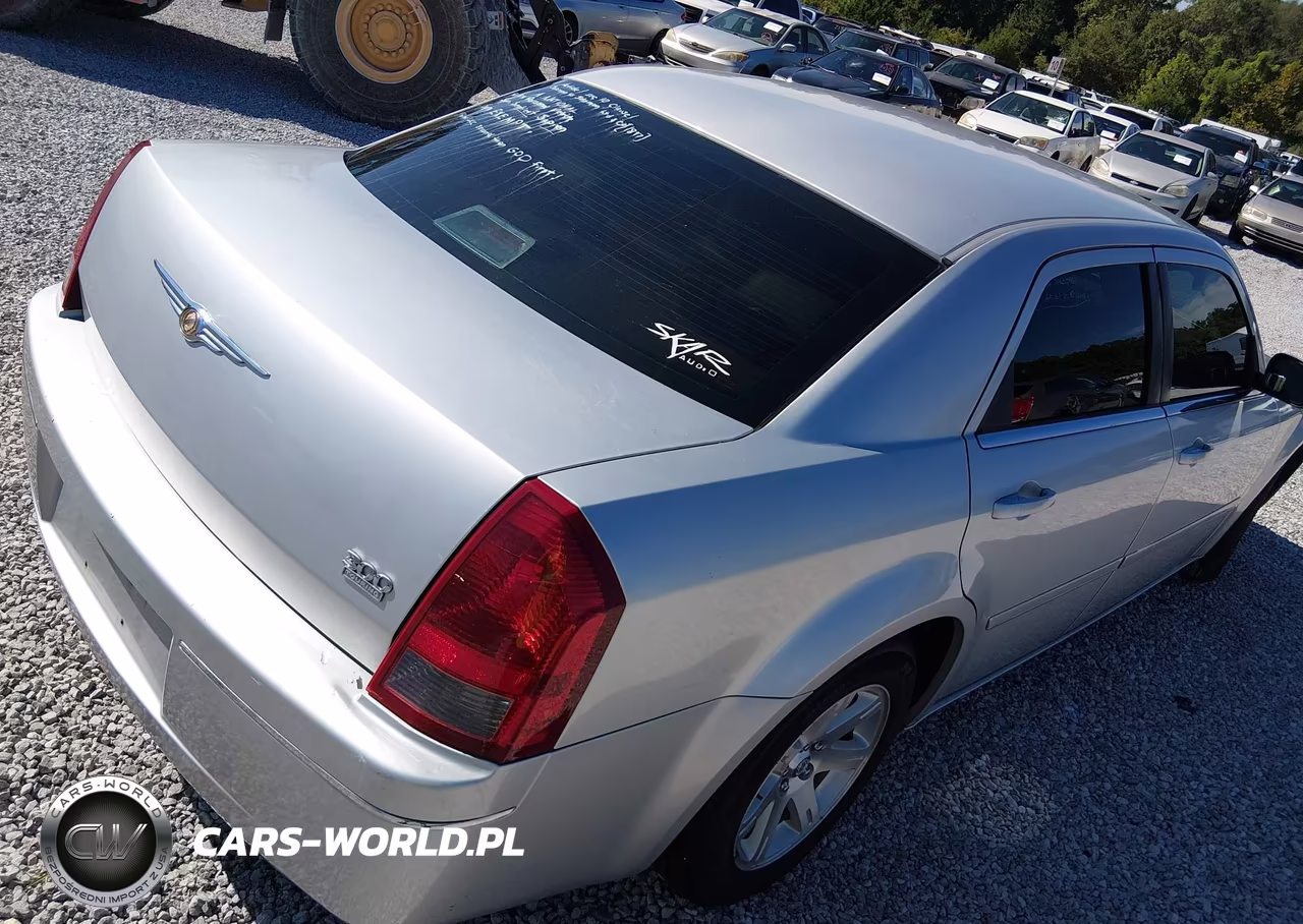 2005 Chrysler 300 Touring VIN:2C3JA53G75H673088 - 4
