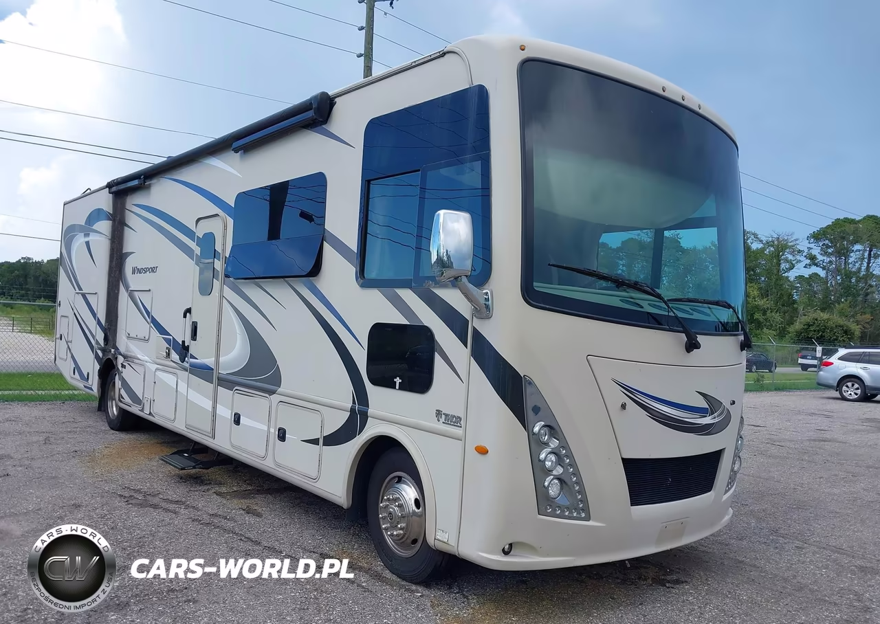 2018 Ford F53 VIN:1F66F5DY0J0A08576 - 1