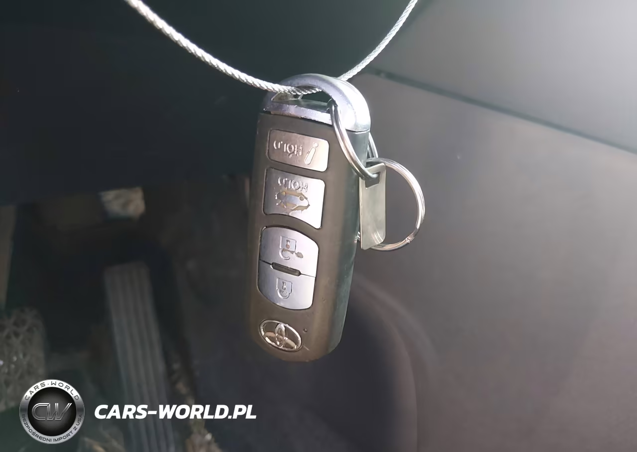 2019 Toyota Yaris Le VIN:3MYDLBYV7KY511512 - 11