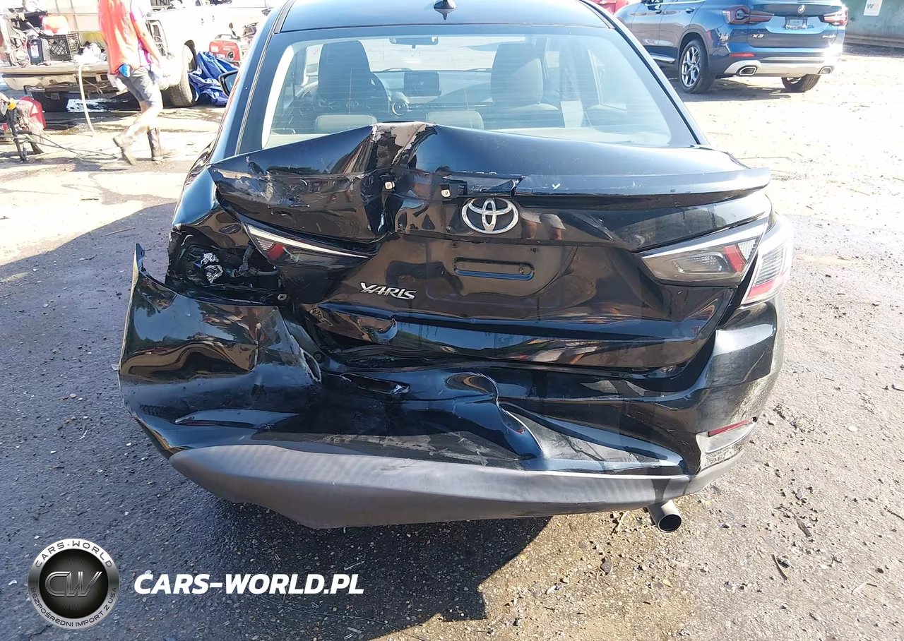 2019 Toyota Yaris Le VIN:3MYDLBYV7KY511512 - 19