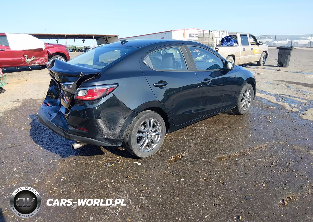 2019 Toyota Yaris Le VIN:3MYDLBYV7KY511512 - 4