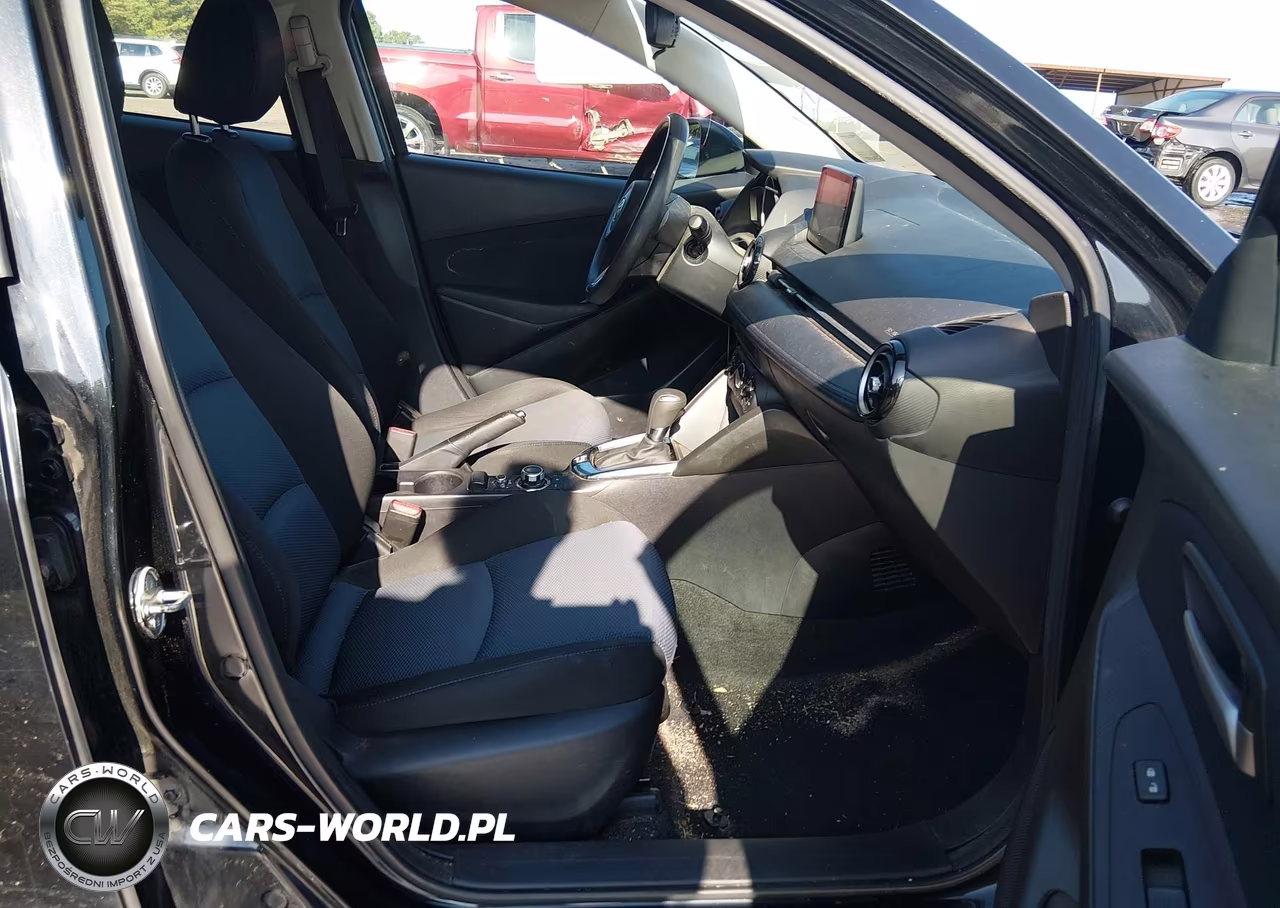 2019 Toyota Yaris Le VIN:3MYDLBYV7KY511512 - 5