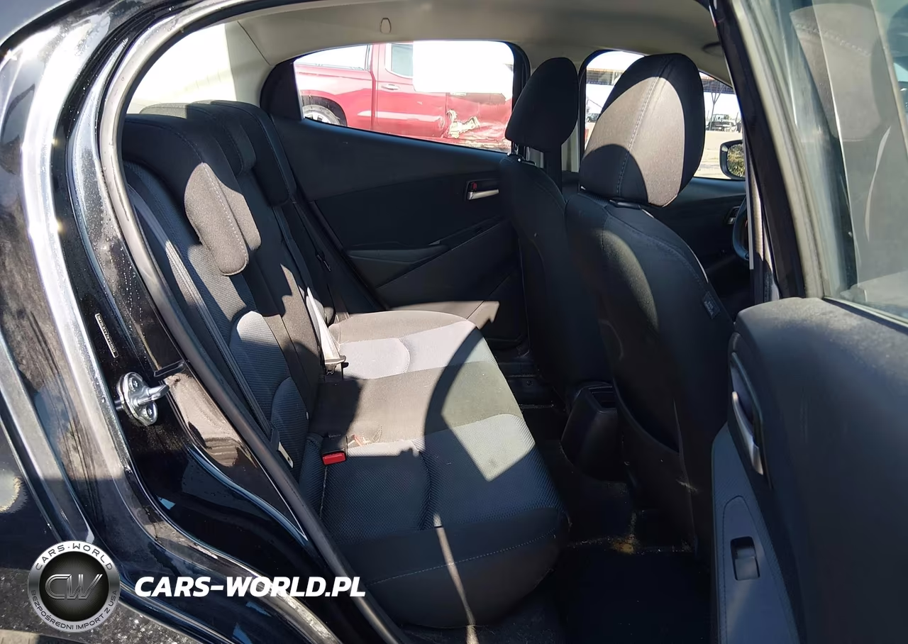 2019 Toyota Yaris Le VIN:3MYDLBYV7KY511512 - 8
