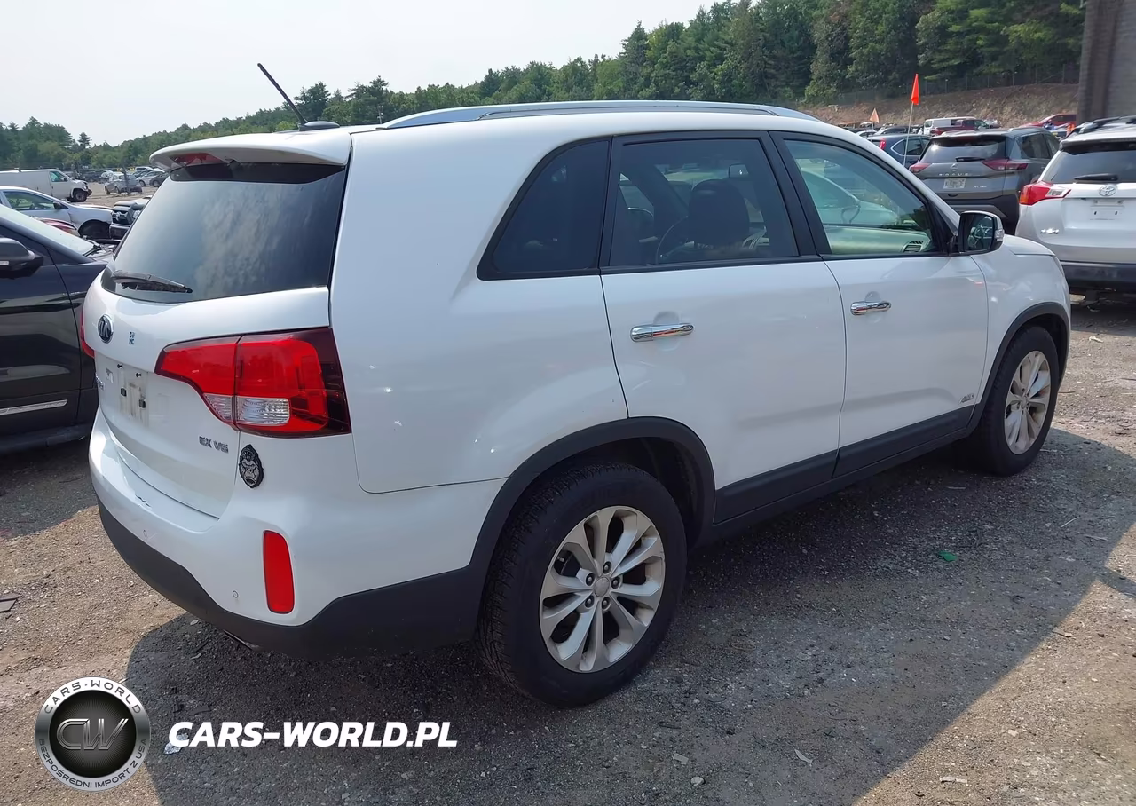 2015 Kia Sorento Ex V6 VIN:5XYKUDA75FG642541 - 4