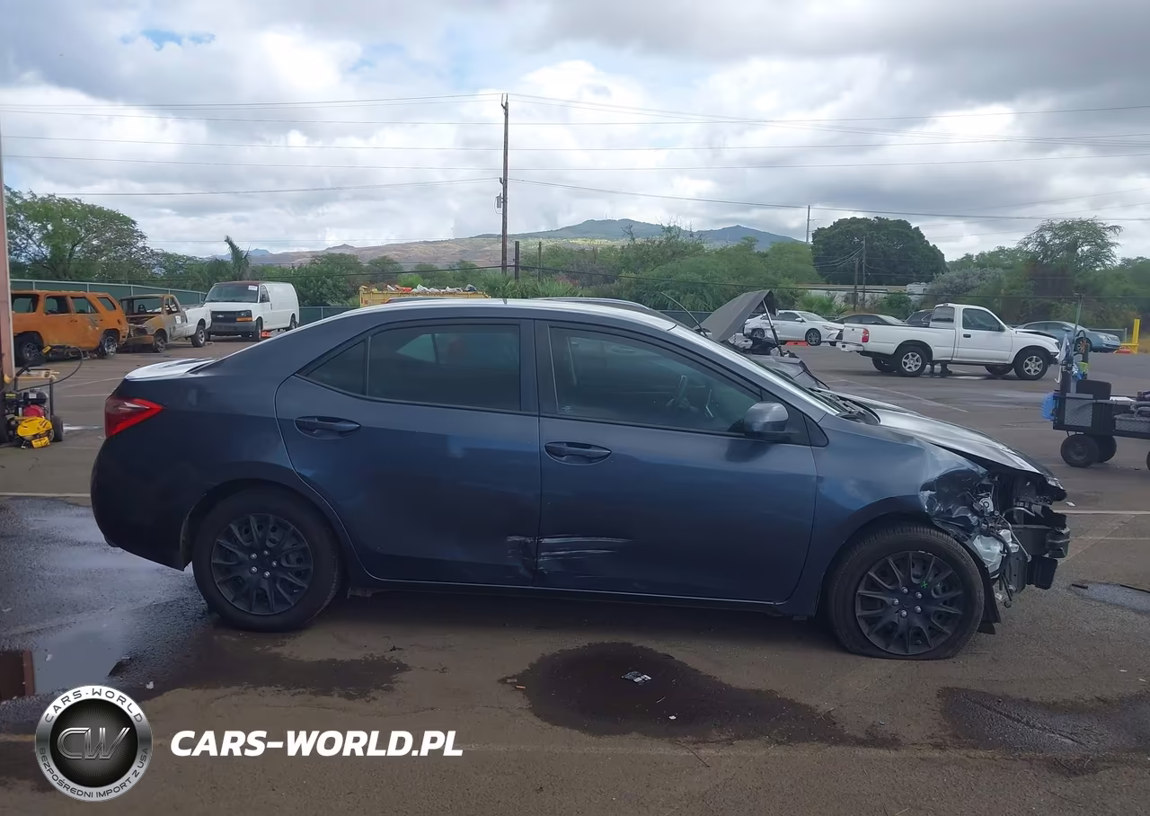 2017 Toyota Corolla Le VIN:5YFBURHE1HP674189 - 14