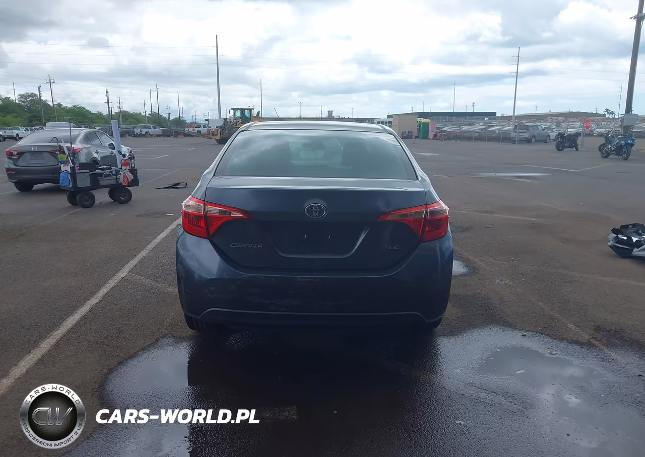 2017 Toyota Corolla Le VIN:5YFBURHE1HP674189 - 17