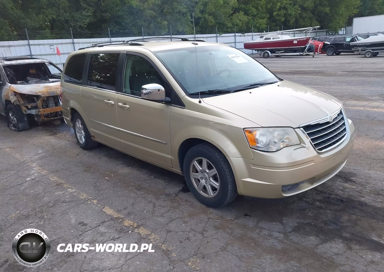 2010 Chrysler Town & Country Touring Plus – zdjęcie 1 z 12