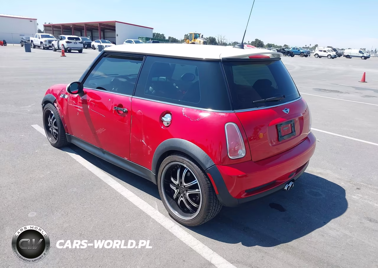 2005 Mini Cooper S VIN:WMWRE33525TG99283 - 3