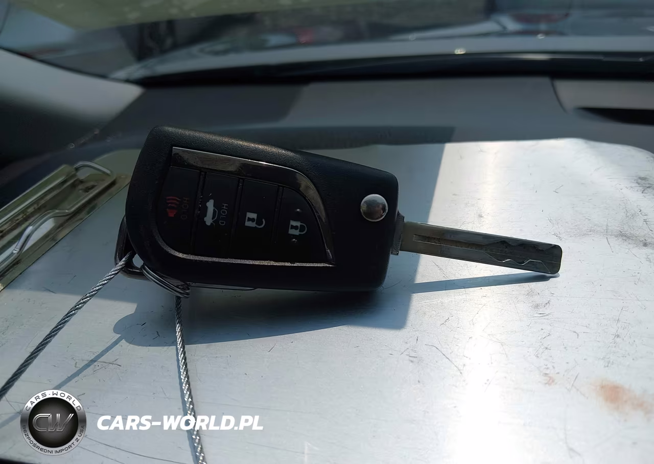 2021 Toyota Camry Le VIN:4T1C11AK2MU520744 - 11