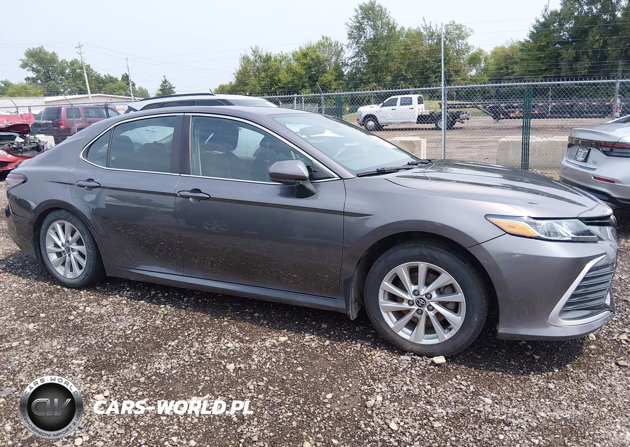 2021 Toyota Camry Le VIN:4T1C11AK2MU520744 - 13