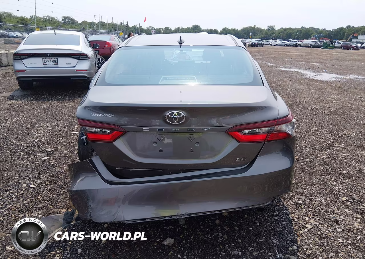 2021 Toyota Camry Le VIN:4T1C11AK2MU520744 - 16