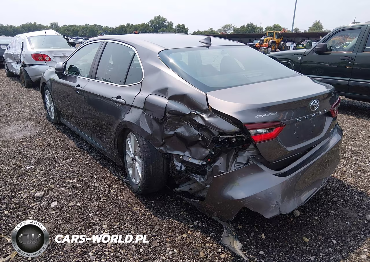 2021 Toyota Camry Le VIN:4T1C11AK2MU520744 - 3
